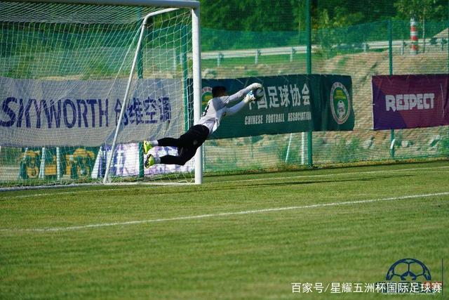 叕是大伤!记者：门迪伤势严重至少缺阵1年！若恢复不佳将考虑退役